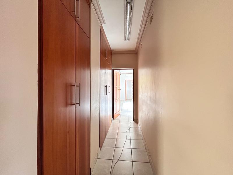 5 Bedroom Property for Sale in Birdwood Estate North West